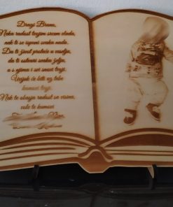Drvena knjiga na stalku - krštenje