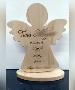 Anđeo na stalku puno drvo